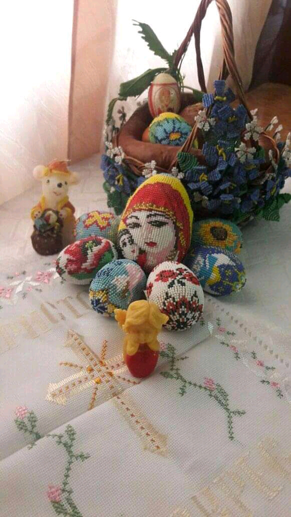 Великодні писанки з бісеру.